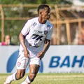Destaque no Baiano, promessa da base renova contrato com o Vitória imagem