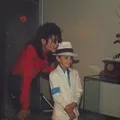 Diretor detona filme de Michael Jackson e afirma: “Pior que Epstein” imagem