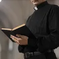 Doença que atingiu padres reforça alerta sobre homens no Brasil imagem