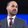 Eduardo Bolsonaro é afastado de cargo na PF pela quantidade de faltas imagem