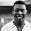Estação de metrô muda nome para "Rei Pelé" e gera polêmica na internet imagem
