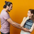 Estudo revela que homens performáticos afastam 74% das mulheres imagem