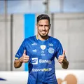 Ex-Bahia, Hernane Brocador é decisivo em clássico e título estadual imagem