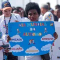 Famílias se reúnem em caminhada por inclusão de autistas em Salvador imagem