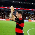Flamengo deveria ter três expulsos contra o Vitória, diz ex-árbitra imagem