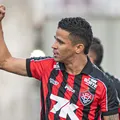 Garçom e decisivo, Erick iguala números de 2025 com apenas três meses imagem