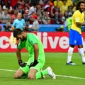 Goleiro titular do Brasil sente lesão e pode ficar fora da temporada imagem