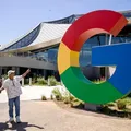 Google atualiza IA após acusação de incentivo à morte de usuário imagem
