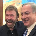 Homenagem de Netanyahu escancara conservadorismo de Chuck Norris imagem