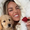 Influenciadora abandona cão em meio à guerra e é detonada na web imagem