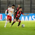 Jair critica arbitragem em derrota do Vitória: "Confusa mais uma vez" imagem