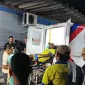 Jogador de futebol é picado por cobra após descer de ônibus imagem