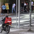 Lei em Salvador proíbe entregadores de subir em prédios imagem