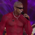 Léo Santana entra no BBB 26, provoca caos com a direção e corta sister imagem