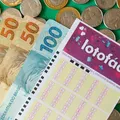 Lotofácil sorteia R$ 2 milhões nesta segunda-feira; confira resultado imagem