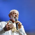 Lula rebate Flávio e compara Bolsonaro a carro desmanchado imagem