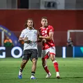 “Macaquinho”: atacante chora ao relatar racismo em jogo da Série B imagem