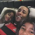 MC Poze é solto e primeira atitude do cantor chama atenção imagem