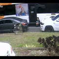 Menino de 12 anos é arrastado por ônibus escolar por 350 metros imagem