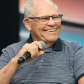 Morre aos 82 anos o ator, dublador e humorista Silvio Matos imagem