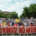 No Kings: milhões de manifestantes vão às ruas protestando contra Trump imagem