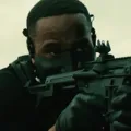 O filme de ação explosiva da Netflix que promete salvar seu sábado imagem