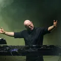 Padre DJ faz show gratuito de música eletrônica em homenagem ao Papa imagem