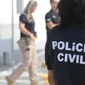 Pai é preso por estuprar e dar cocaína à filha desde os 5 anos na RMS imagem