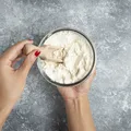 Pare de fazer isso: o hábito que anula os benefícios do seu whey imagem