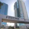 Pessoa passa mal e morre na entrada do Fórum 2 de Julho, em Salvador imagem