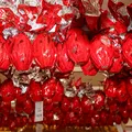 "Preços estão caríssimos!": busca por ovos de Páscoa chama atenção em Salvador imagem