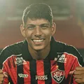 Regularizado, reforço do Vitória é relacionado para enfrentar o Grêmio imagem