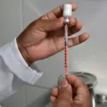 Salvador inicia imunização contra a dengue com vacina 100% brasileira imagem