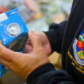 Supermercado é interditado com 1,8 tonelada de alimentos vencidos imagem