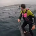 Surfista é perseguido por tubarão por mais de 3 km imagem