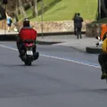 Trabalha de moto? Seu salário vai aumentar 30% com nova regra no Brasil imagem