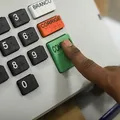TRE-BA desmente fraude nas eleições após acusação de Eduardo Bolsonaro imagem