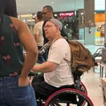 Vídeo: Herbert Vianna é flagrado tocando em shopping de Salvador imagem