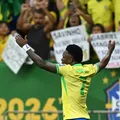 Vinicius une arte, coragem e memória do futebol imagem