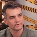 Wagner Moura critica Jair Bolsonaro em premiação internacional imagem