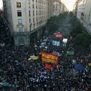 Milei veta lei de orçamento universitário e provoca onda de protestos