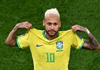 6 a cada 10 brasileiros se identificam como fãs de Neymar, diz estudo imagem