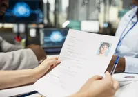 A IA não inventou o preconceito contra mulheres. Ela o otimizou