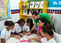 Álbum de figurinhas criado por estudantes baianas destaca mulheres cientistas imagem