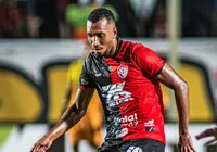 Além de Lucas Braga, confira outros jogadores que decepcionaram no Vitória imagem