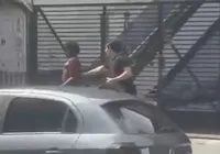 Alunos são expulsos de faculdade por atacarem homem em situação de rua imagem