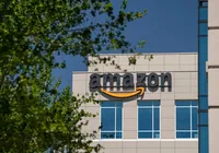Amazon lança celular com IA para desbancar rivais Apple e Samsung imagem