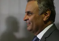 Após desgaste de Flávio, PSDB avalia lançar Aécio Neves à Presidência