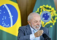 Após rumores de desistência, Lula reafirma candidatura à presidência imagem