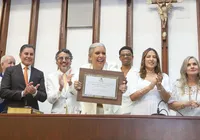 Astrid Fontenelle recebe o Título de Cidadã Baiana na ALBA